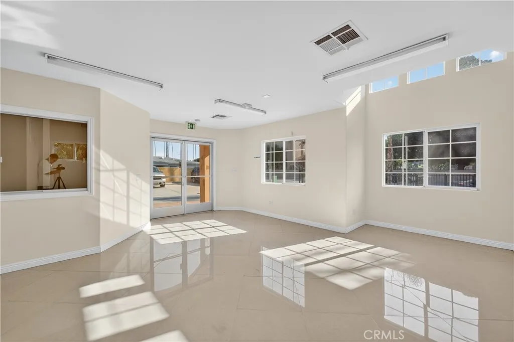 447 N Prairie Avenue, Inglewood, California 90301 — photo 4