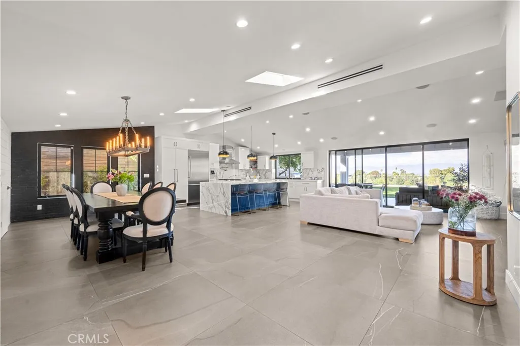 20461 Coulson, Woodland Hills, California 91367 — photo 4
