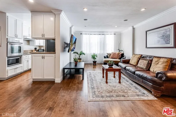 5429 Newcastle Avenue 313, Encino, California 91316 — photo 5