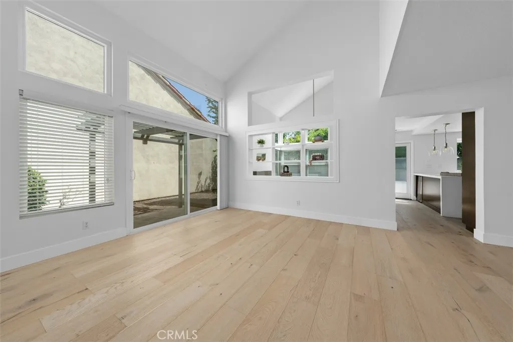 27 Almeria, Irvine, California 92614 — photo 4