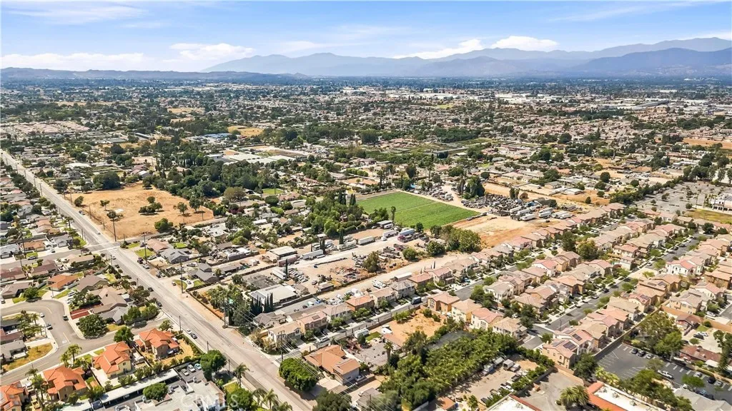 5219 Azul, Chino, California 91710 — photo 4
