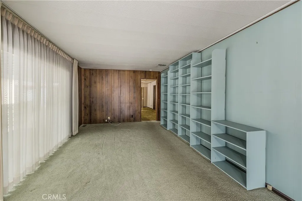 Versatile Room (Library, formal living & dining, exercise )