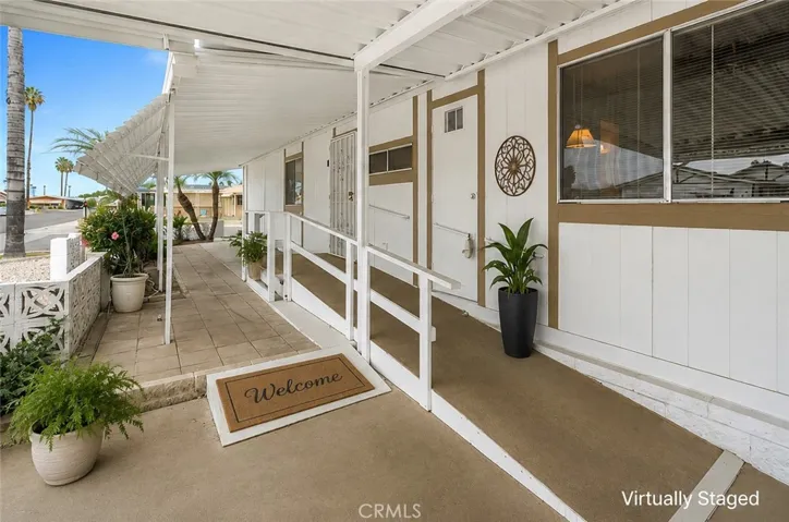 Virtually Staged side entry