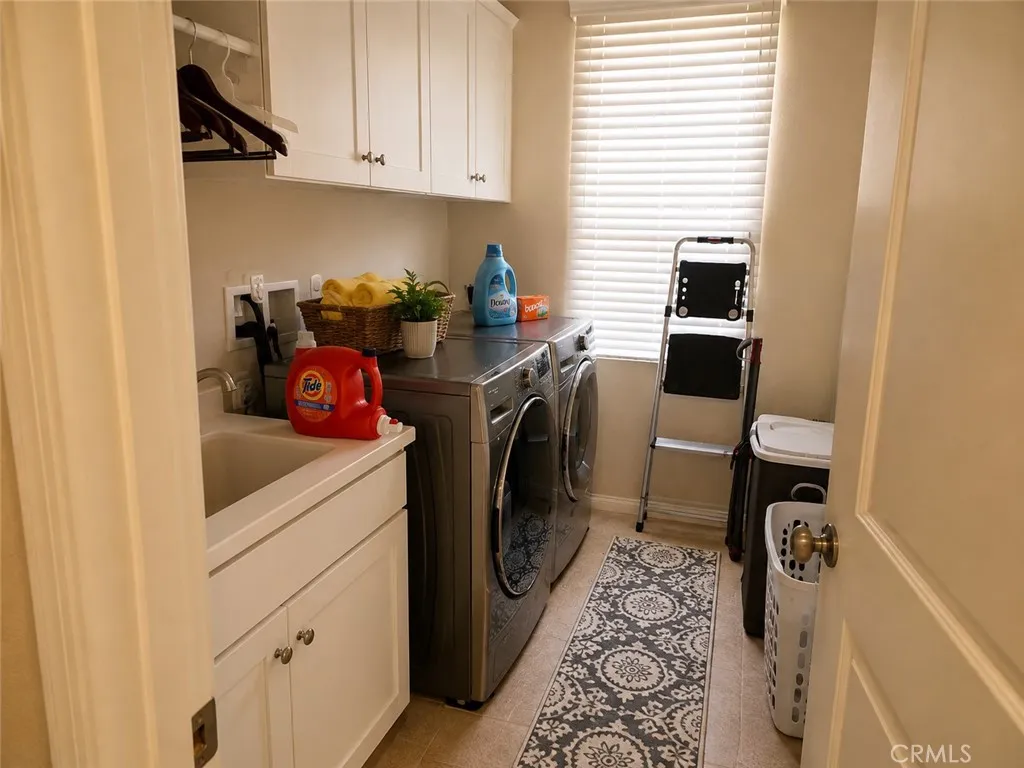Upstairs laundry (washer/dryer not included) Upstairs laundry (washer/dryer not included)