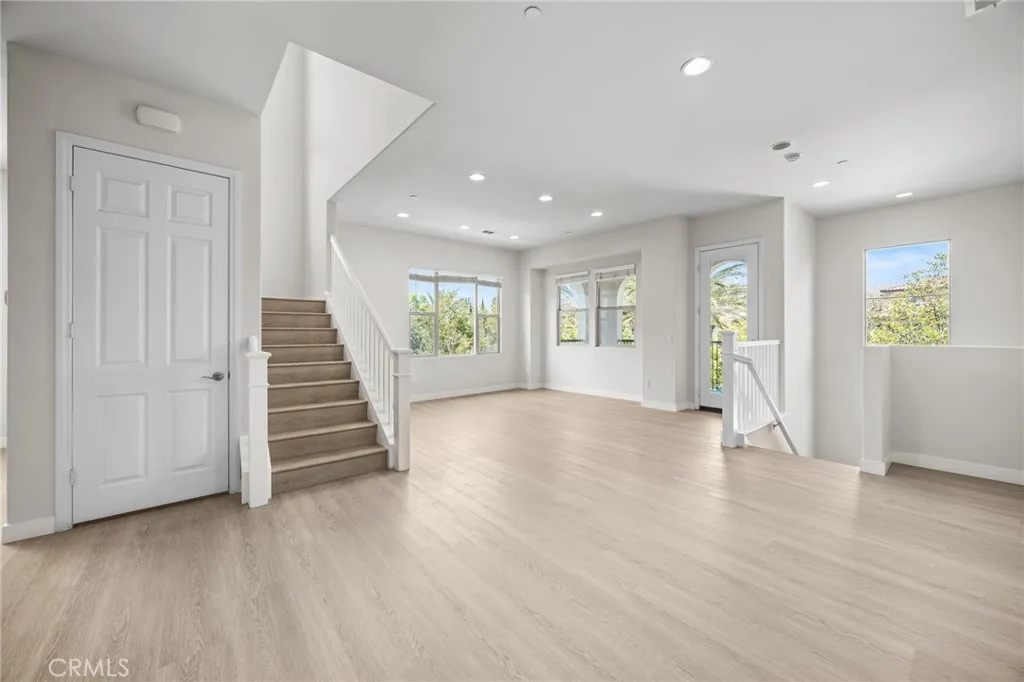 90 Renewal, Irvine, California 92618 — photo 4