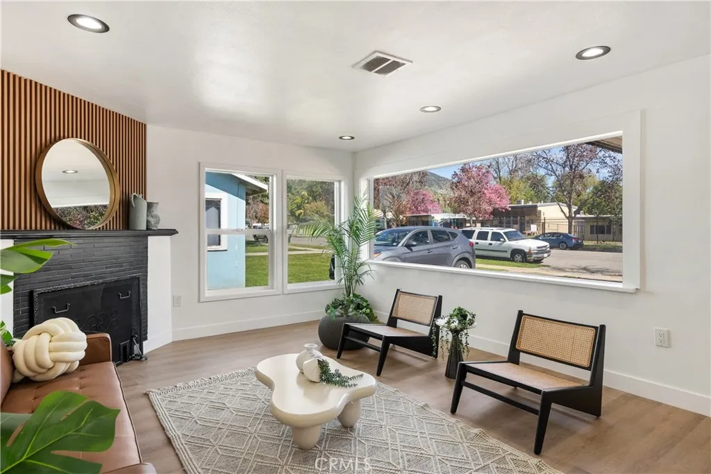 915 N Pasadena Avenue, Azusa, California 91702 — photo 4