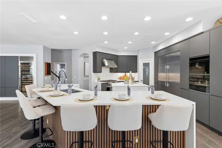 Top of the line appliances and 2 kitchen islands