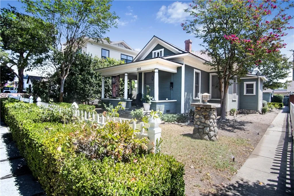 520 N 1st
