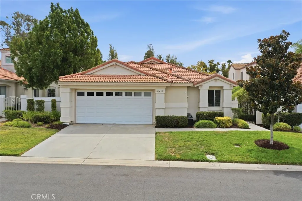 40492 Via Amapola