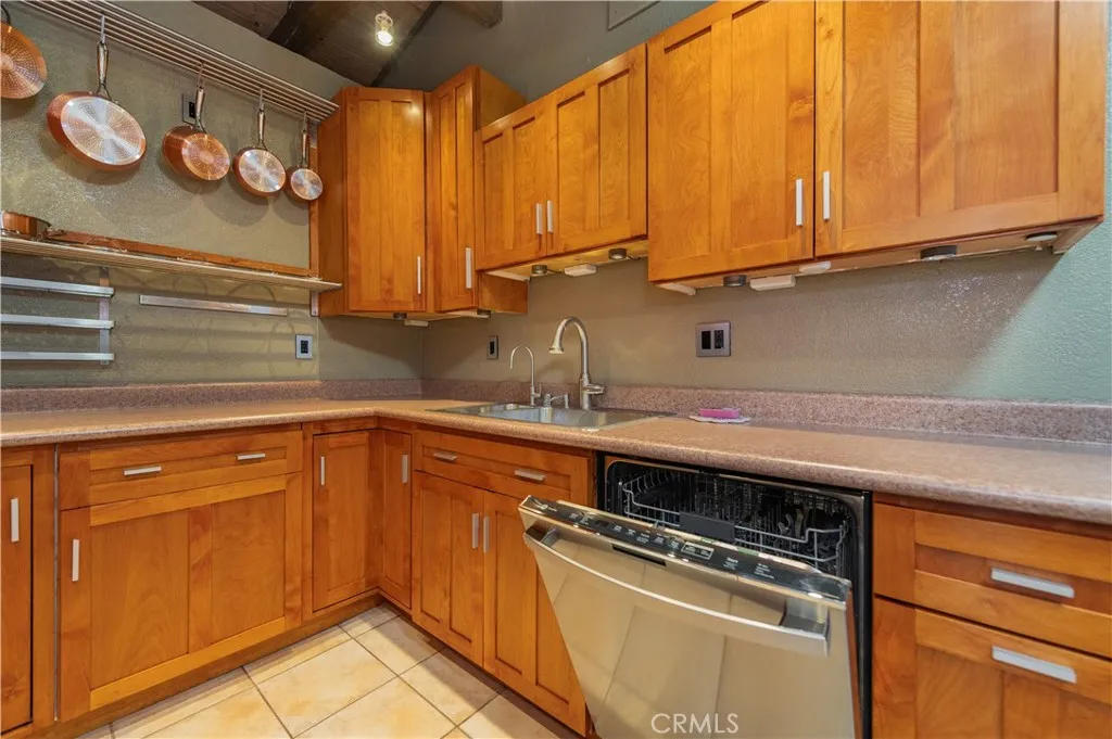 Kitchen 6
