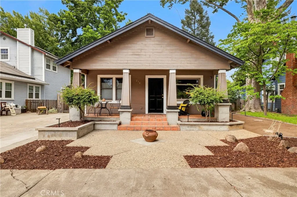 234 W 3rd