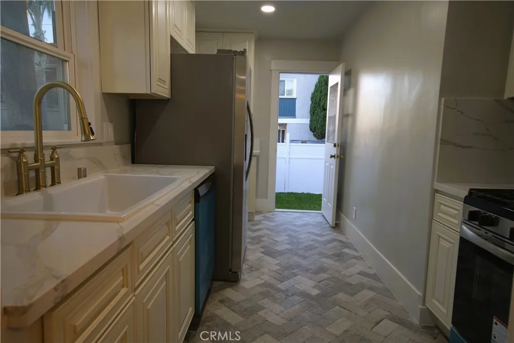 4316 E Wehrle Court, Long Beach, California 90804 — photo 4
