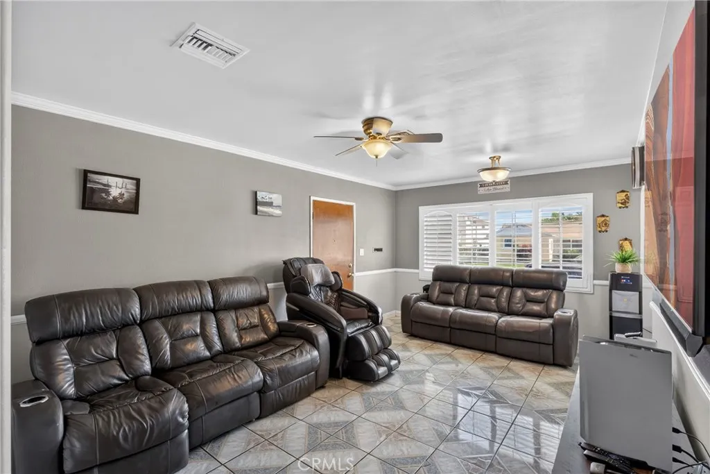 424 E 3rd, Rialto, California 92376 — photo 5