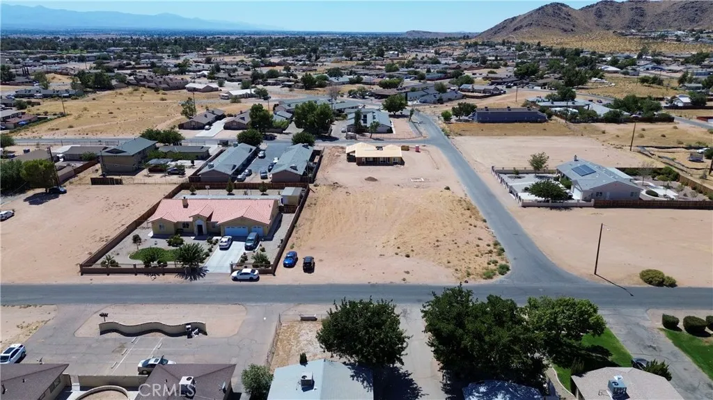 1 Wanaque Road, Apple Valley, California 92307 — photo 4
