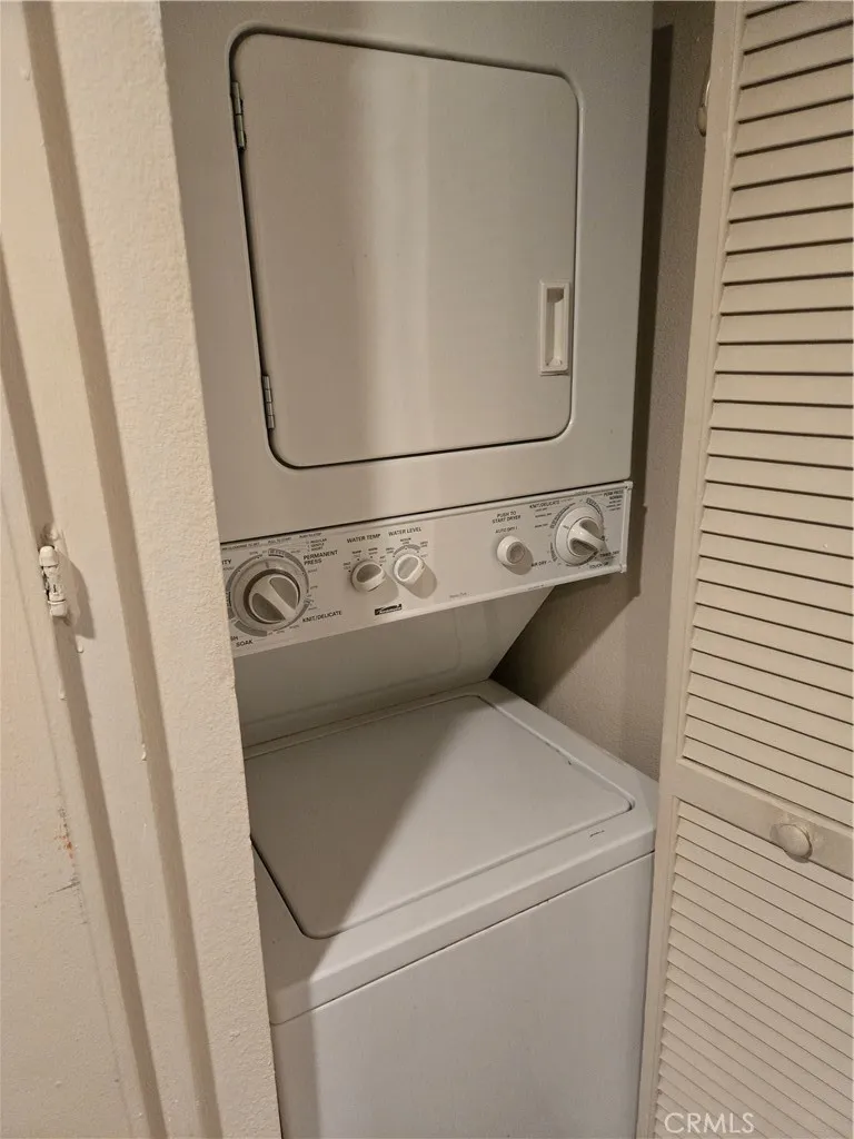 Washer and dyer Washer and dyer