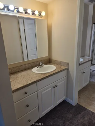 Main room wash basin
