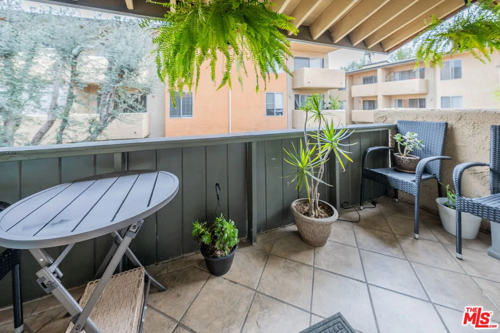 15425 Sherman Way 241, Los Angeles, California 91406 — photo 5