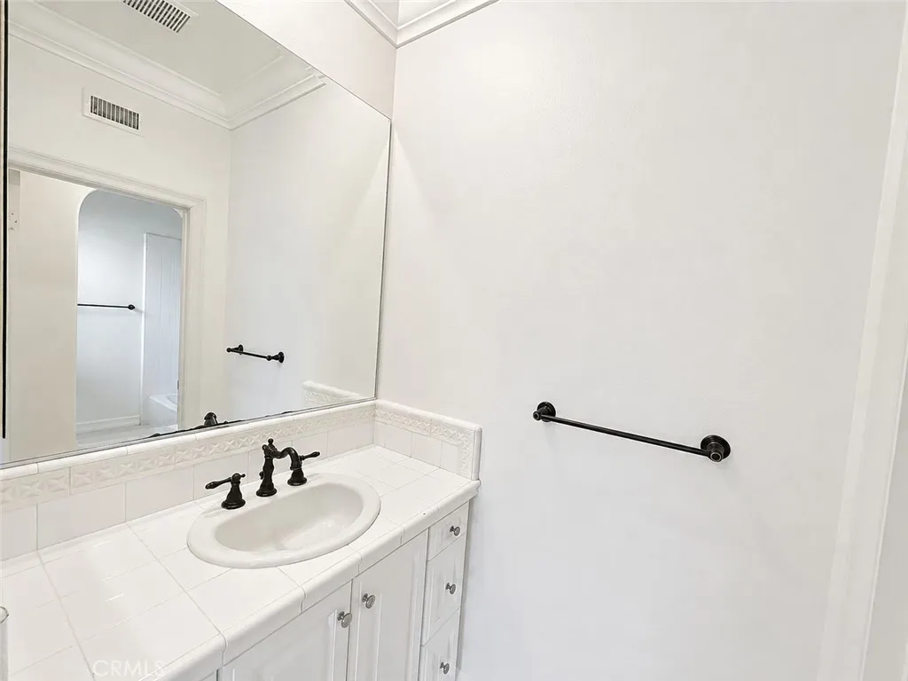 the second guest room's restroom