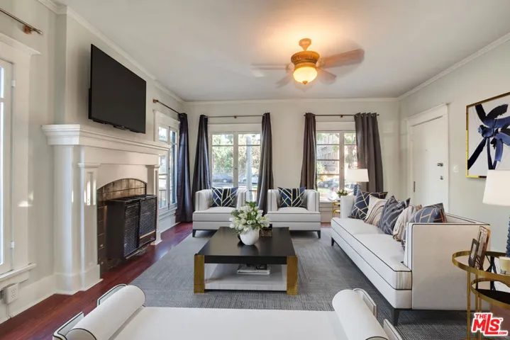 virtually staged living