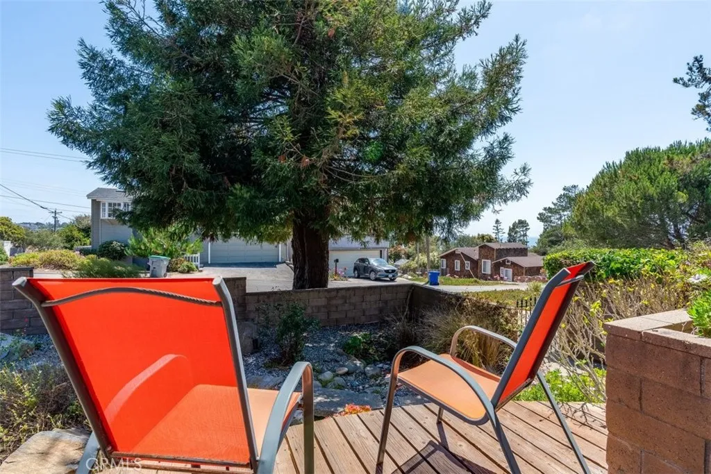 399 Warwick, Cambria, California 93428 — photo 4