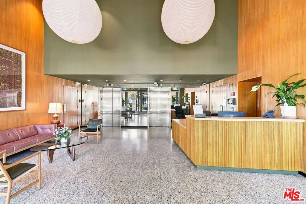 Lobby Lobby