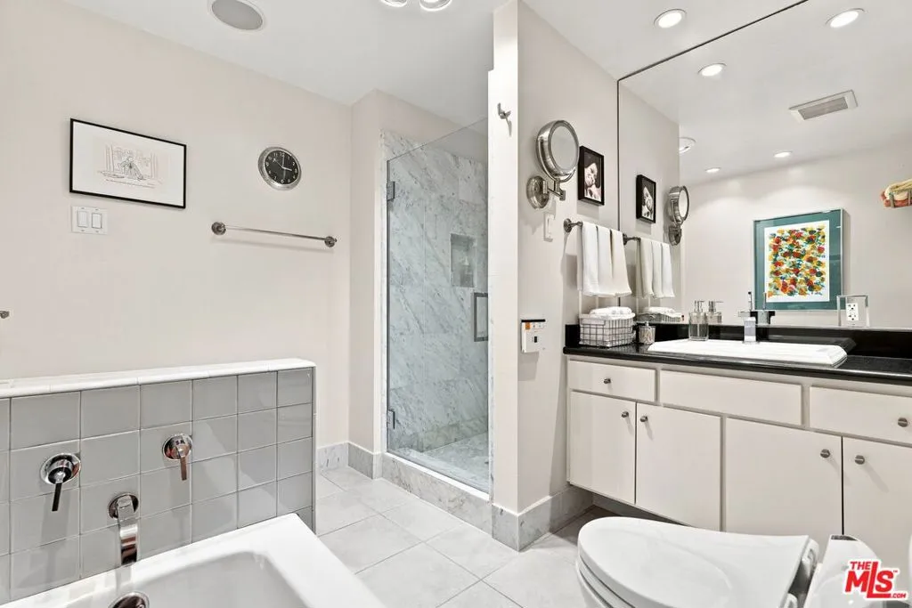 Bathroom Bathroom
