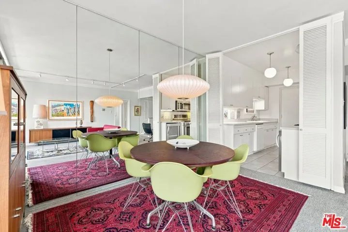 Dining/Kitchen