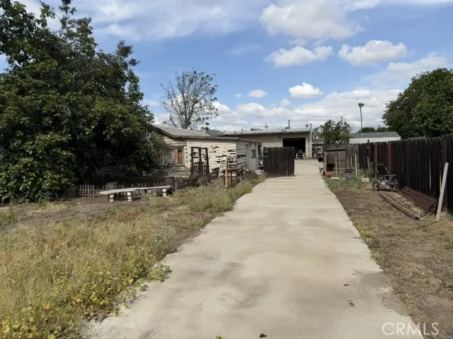 141 S Covina