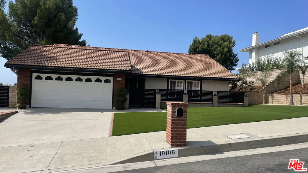 19106 Merion Dr