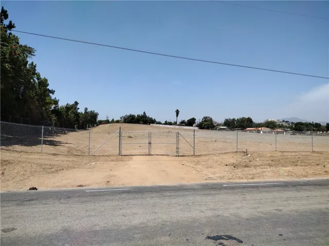 1 60th Street, Jurupa Valley, California 92509 — photo 4