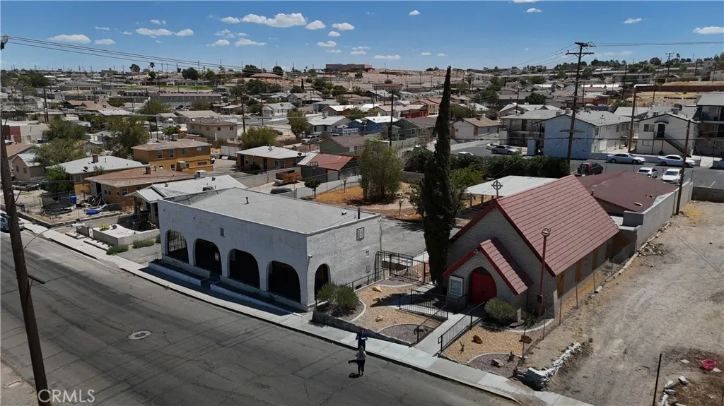 516 E Williams, Barstow, California 92311 — photo 5