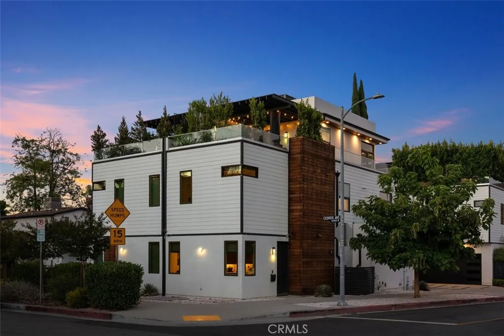 14659 Moorpark, Sherman Oaks, California 91403 — photo 4