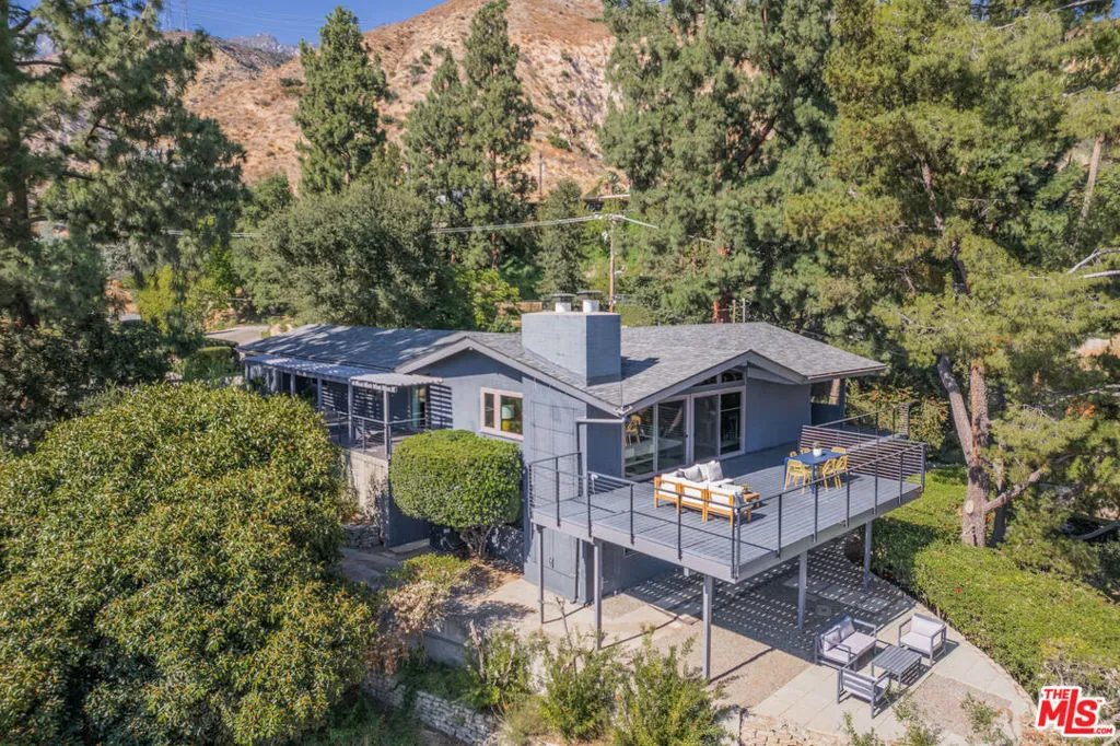 1604 Woodglen Ln