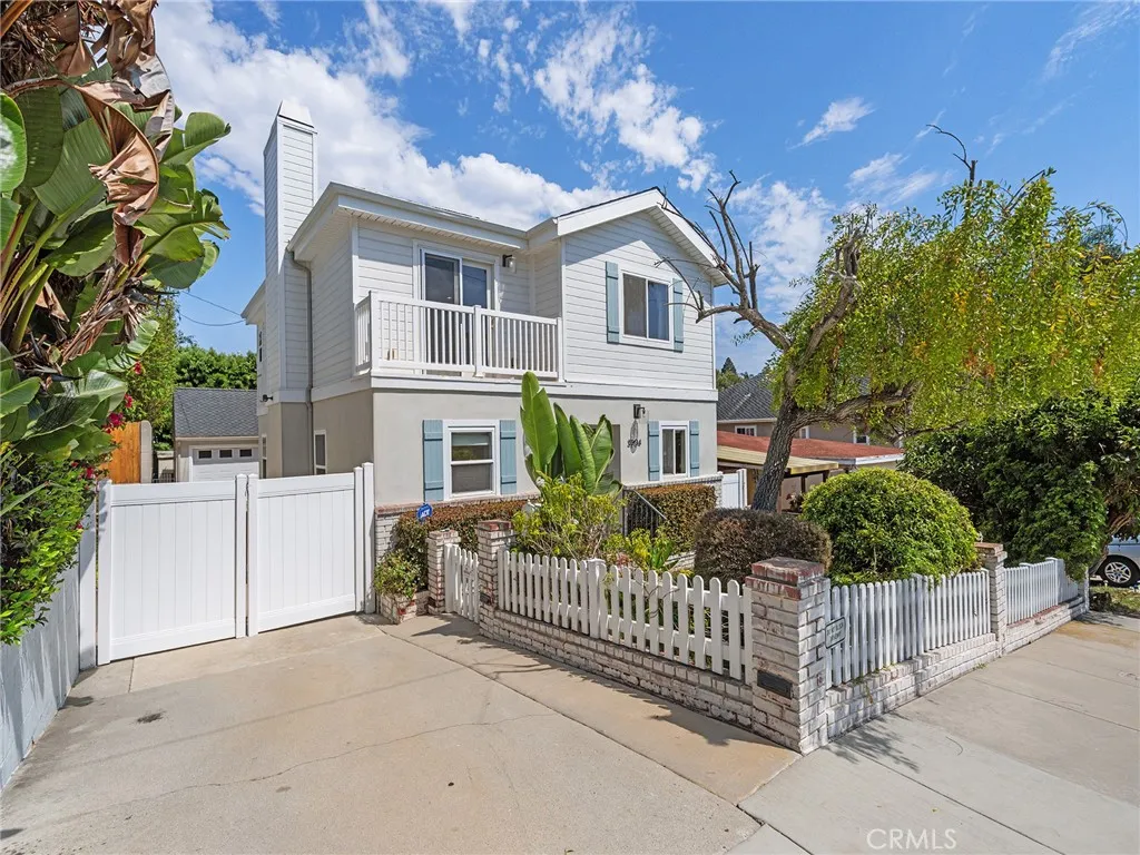 3204 Walnut