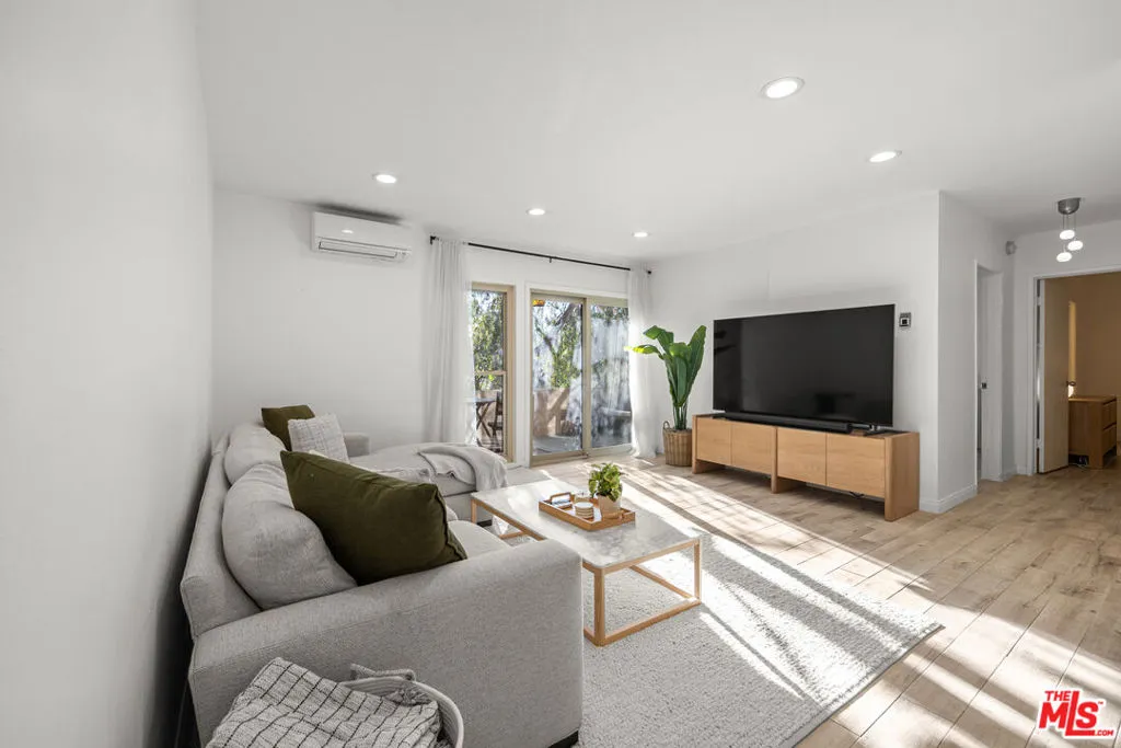 5651 Windsor Way 101, Culver City, California 90230 — photo 4