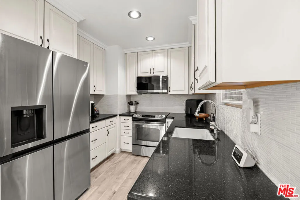 5651 Windsor Way 101, Culver City, California 90230 — photo 5