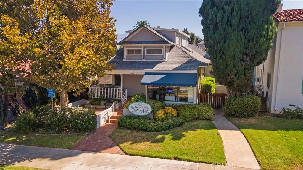325 Cajon St