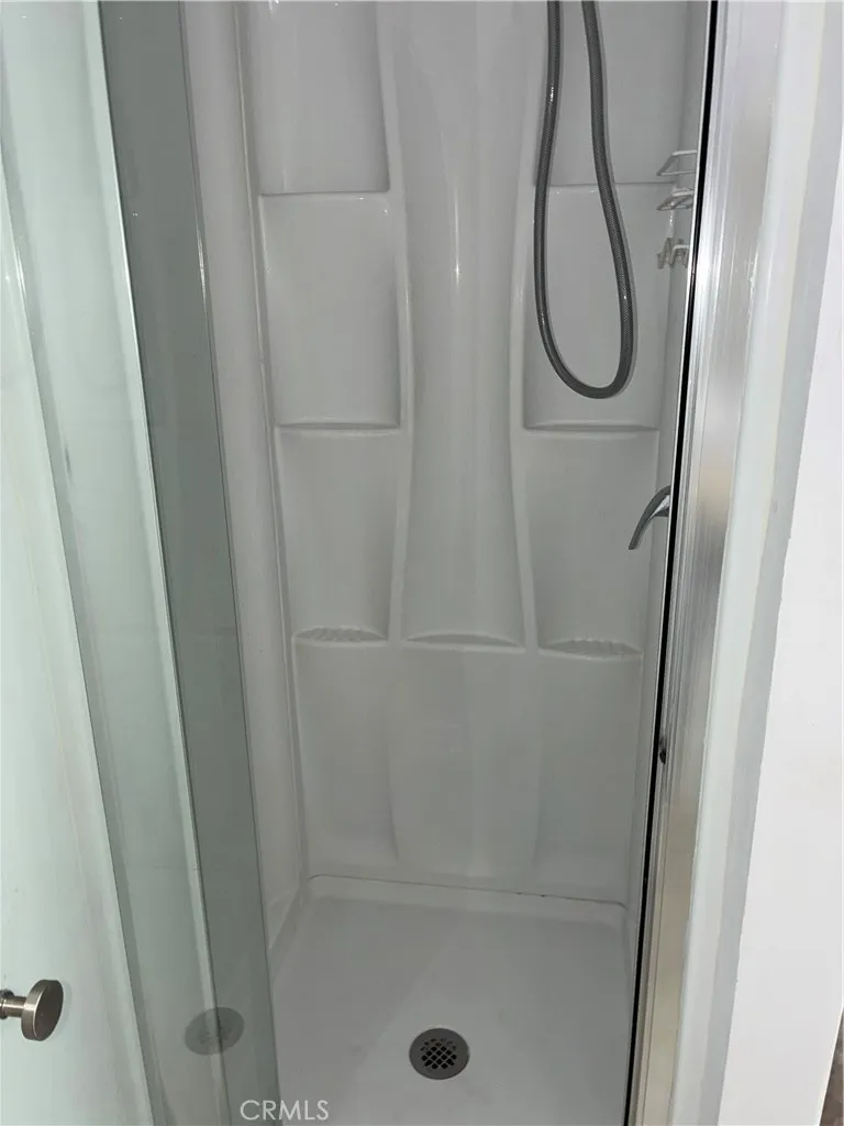 seller upgrade shower with massaging head seller upgrade shower with massaging head