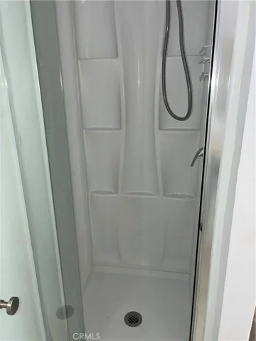 seller upgrade shower with massaging head