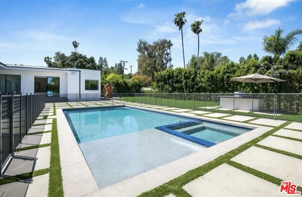 20141 Wells Dr