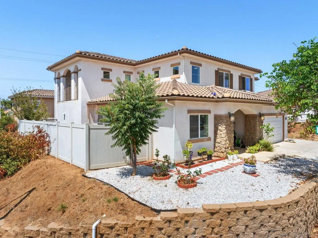 1675 Felicita, Escondido, California 92025 — photo 4