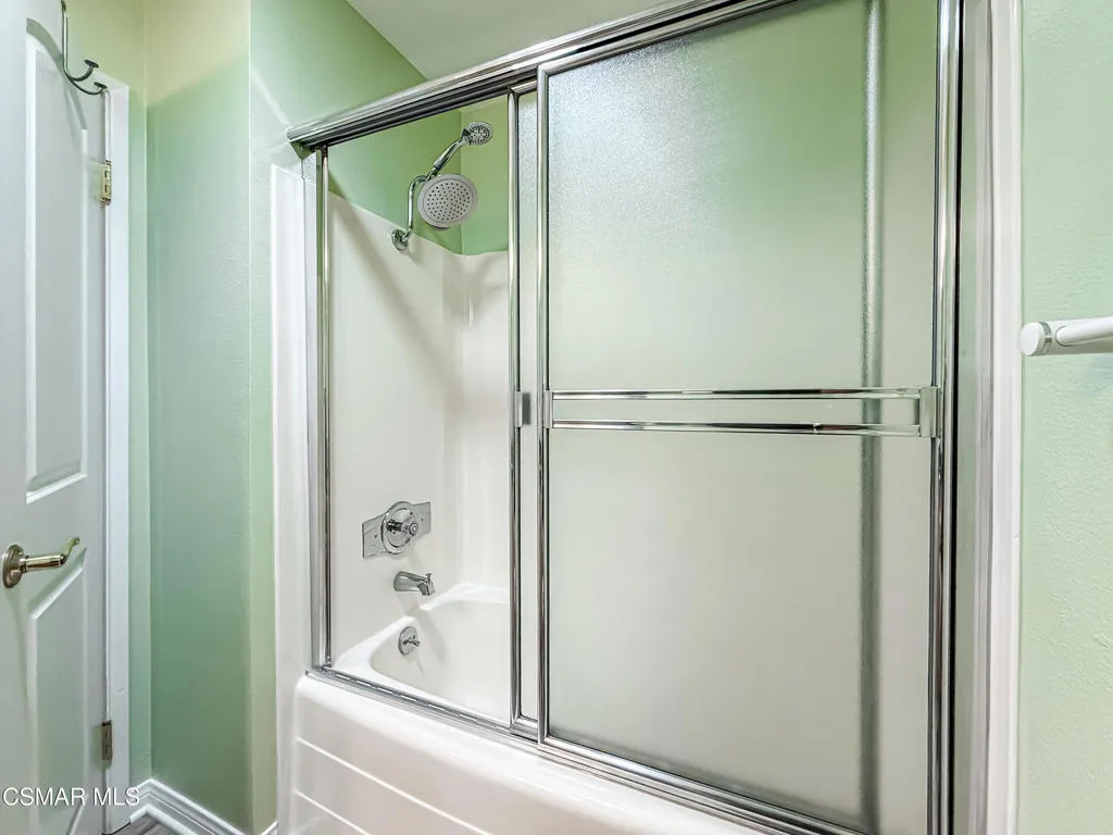fHall Bath2