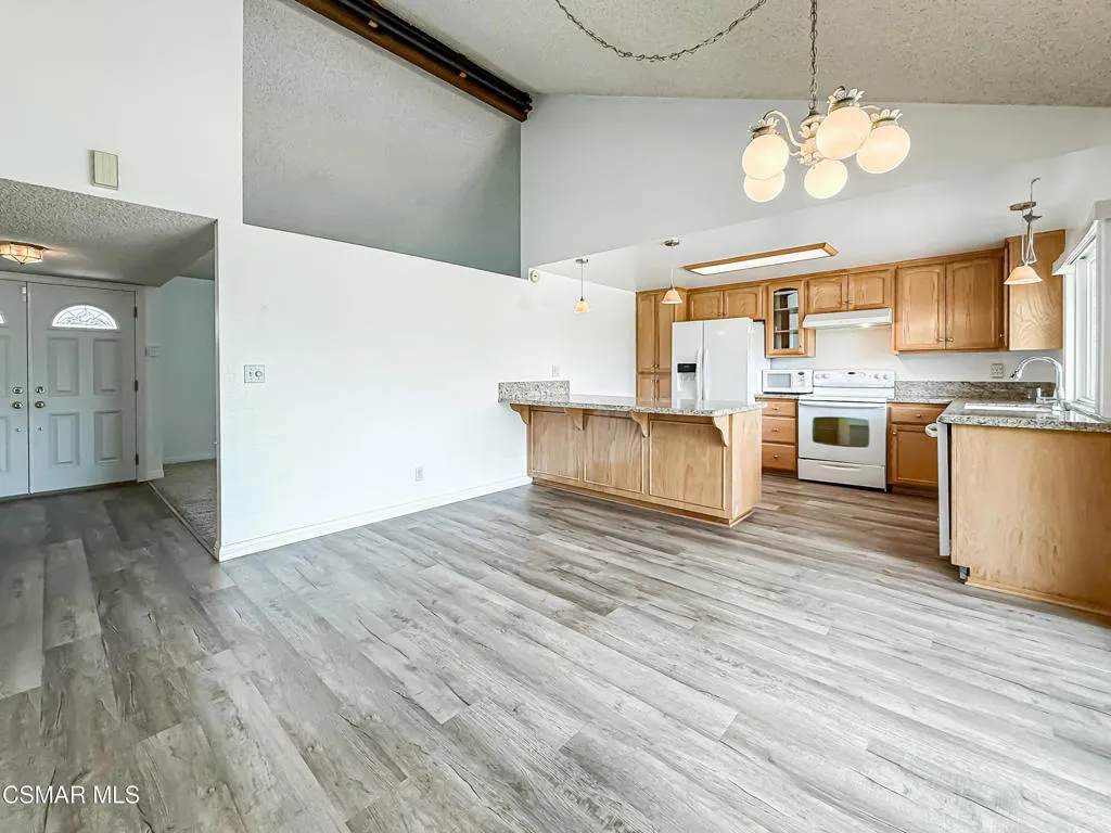 cKitchen and Dining2