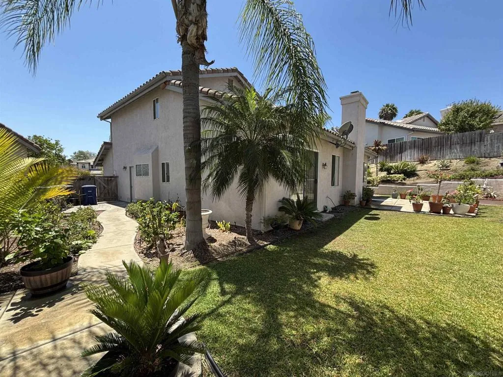 653 Cantara Ln