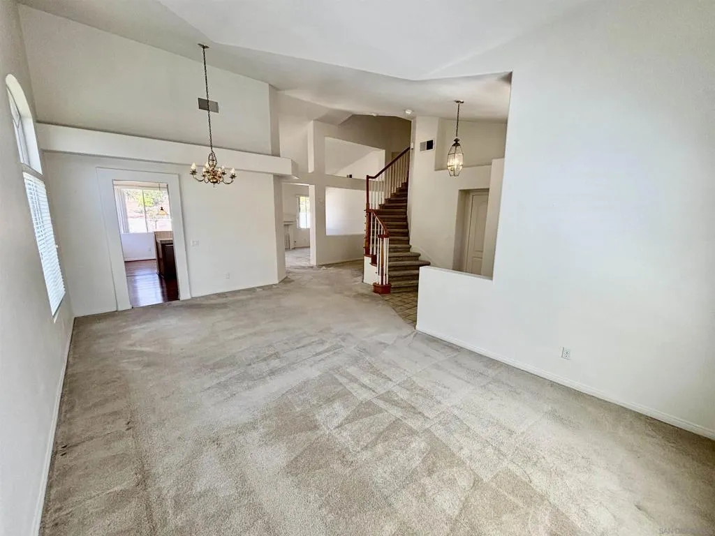 653 Cantara Ln, Vista, California 92081 — photo 4