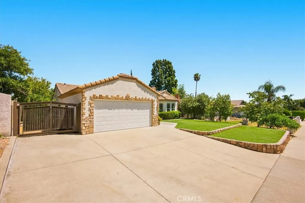 7865 Layton, Rancho Cucamonga, California 91730 — photo 4