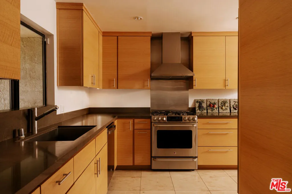 6319 Heather Drive, Los Angeles, California 90068 — photo 4