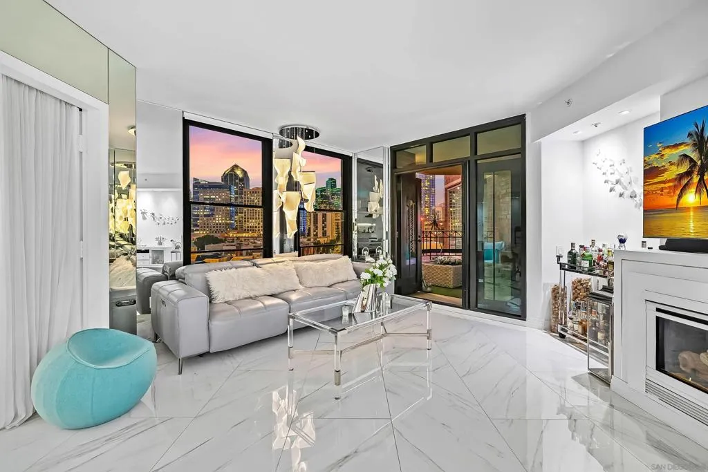 500 W Harbor Dr