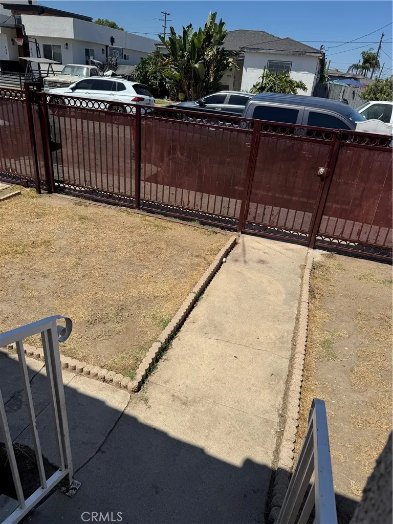 940 W Magnolia, Compton, California 90220 — photo 4