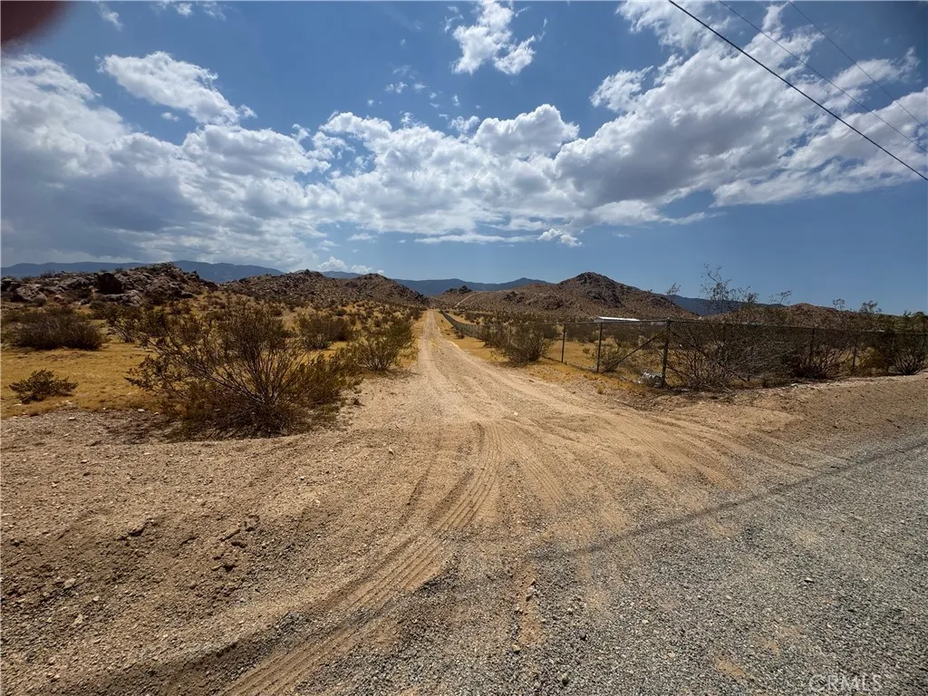 0 0451-052-08-0000, Lucerne Valley, California 92356 — photo 4